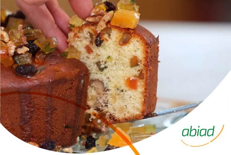 Bolo de frutas com sucralose e stevia